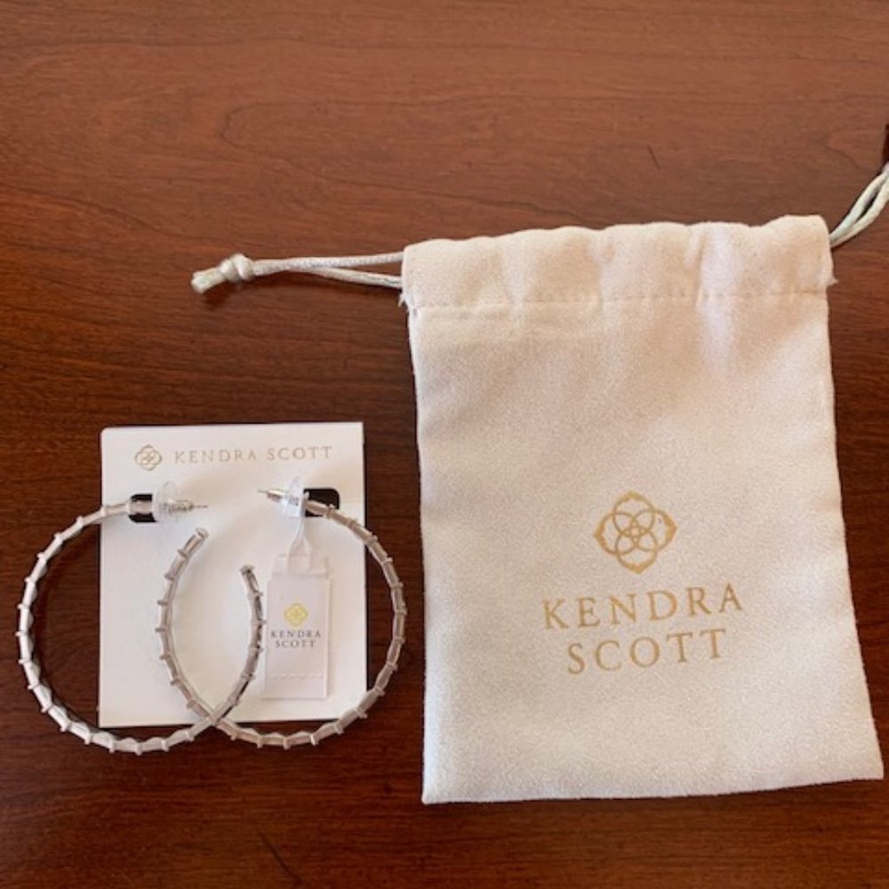 NEVER WORN - Kendra Scott Thora Hoop Earrings with bag